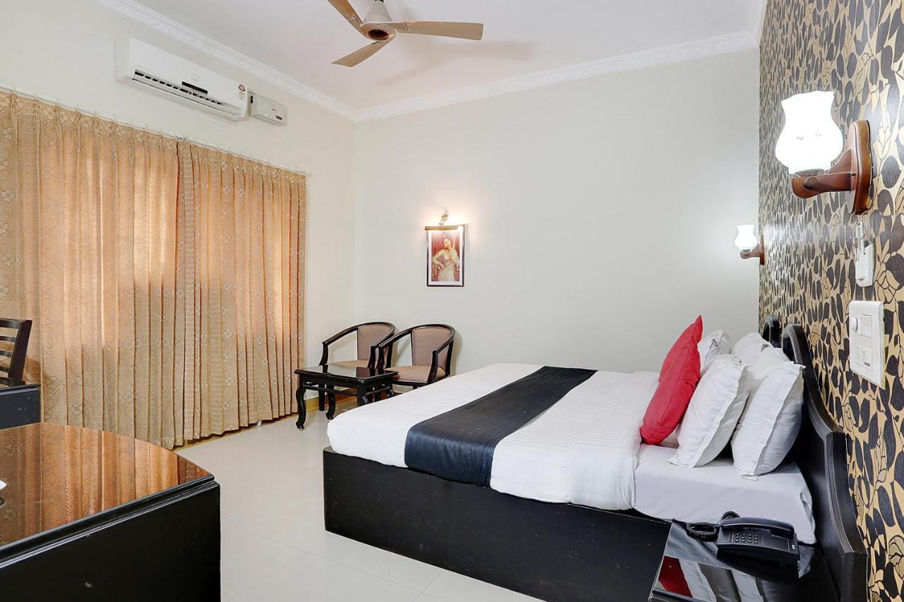 Capital O 46475 Gd International Redfort 호텔 Nilambūr 외부 사진
